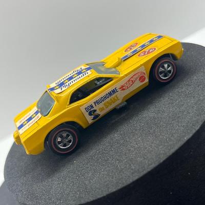 LOT 105: Vintage Redline Hot Wheels 1969 Yellow Enamel Snake USA Don Prudhomme Funny Car
