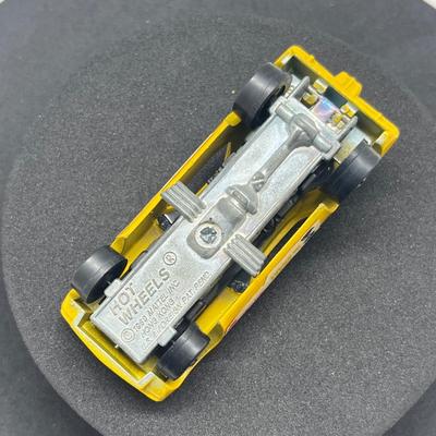 LOT 105: Vintage Redline Hot Wheels 1969 Yellow Enamel Snake USA Don Prudhomme Funny Car