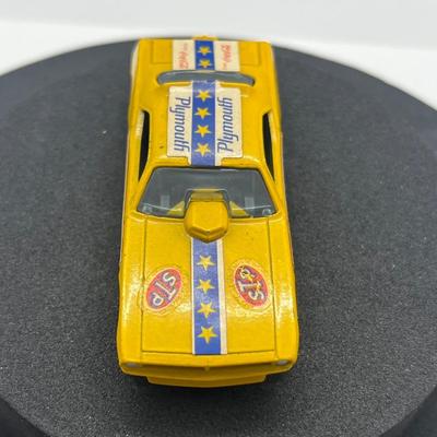 LOT 105: Vintage Redline Hot Wheels 1969 Yellow Enamel Snake USA Don Prudhomme Funny Car