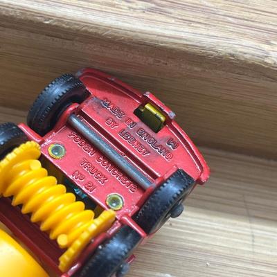 LOT 106: Vintage Lesney Matchbox Construction Vehicles - Caterpillar Bulldozer, Foden Cement Mixer, Foden Concrete Truck and More