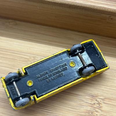 LOT 106: Vintage Lesney Matchbox Construction Vehicles - Caterpillar Bulldozer, Foden Cement Mixer, Foden Concrete Truck and More