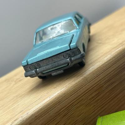 LOT 107: Vintage Lesney Matchbox Cars - Mercury Cougar, Ford Zephyr, Ford Cortina, Lincoln Continental and Ford Zodiac MK IV