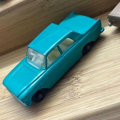LOT 107: Vintage Lesney Matchbox Cars - Mercury Cougar, Ford Zephyr, Ford Cortina, Lincoln Continental and Ford Zodiac MK IV