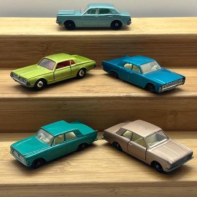 LOT 107: Vintage Lesney Matchbox Cars - Mercury Cougar, Ford Zephyr, Ford Cortina, Lincoln Continental and Ford Zodiac MK IV