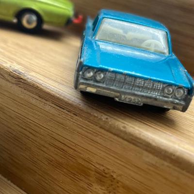 LOT 107: Vintage Lesney Matchbox Cars - Mercury Cougar, Ford Zephyr, Ford Cortina, Lincoln Continental and Ford Zodiac MK IV