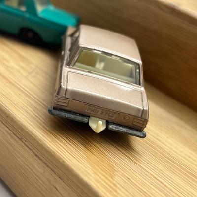 LOT 107: Vintage Lesney Matchbox Cars - Mercury Cougar, Ford Zephyr, Ford Cortina, Lincoln Continental and Ford Zodiac MK IV