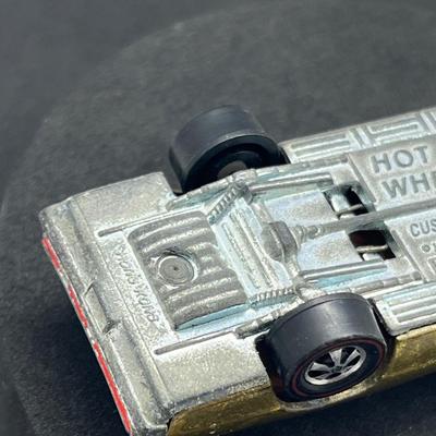 LOT 109: Vintage Redline Hot Wheels Custom T-Bird 1967 Mattel