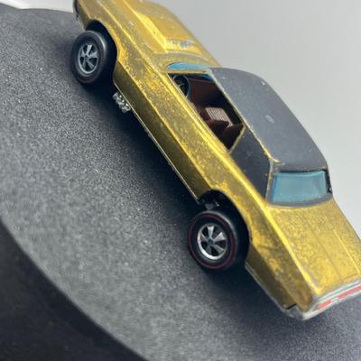LOT 109: Vintage Redline Hot Wheels Custom T-Bird 1967 Mattel