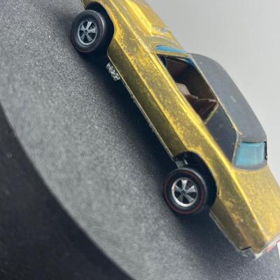 LOT 109: Vintage Redline Hot Wheels Custom T-Bird 1967 Mattel