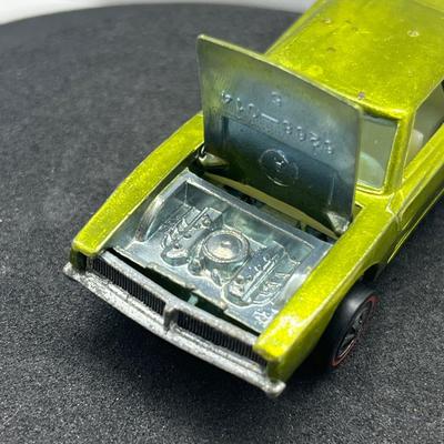 LOT 111: Vintage Redline Hot Wheels Custom Dodge Charger 1968 Mattel