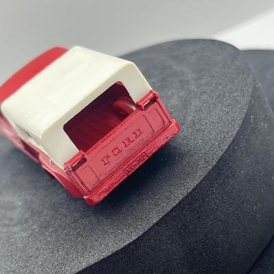LOT 114: Vintage Lesney Matchbox Ford Pick-Up