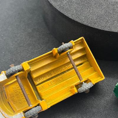 LOT Vintage Lesney Matchbox Vehicles - Land Rover Safari, Jeep, Jeep Gladiator, Karrier Bantam 2 Ton