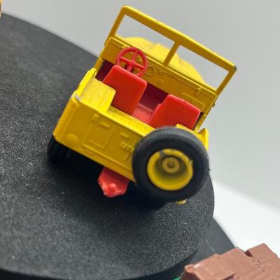 LOT Vintage Lesney Matchbox Vehicles - Land Rover Safari, Jeep, Jeep Gladiator, Karrier Bantam 2 Ton