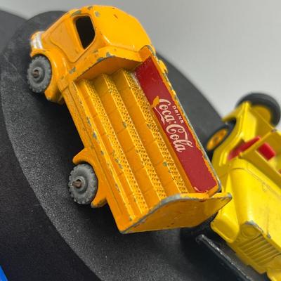 LOT Vintage Lesney Matchbox Vehicles - Land Rover Safari, Jeep, Jeep Gladiator, Karrier Bantam 2 Ton