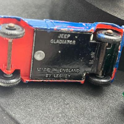 LOT Vintage Lesney Matchbox Vehicles - Land Rover Safari, Jeep, Jeep Gladiator, Karrier Bantam 2 Ton