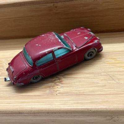 LOT 118: Vintage Lesney Matchbox Cars - Mustang, Mercedes Benz 220 SE, Jaguar, Mercedes 300