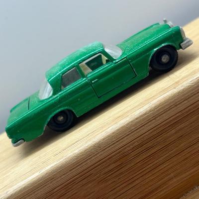 LOT 118: Vintage Lesney Matchbox Cars - Mustang, Mercedes Benz 220 SE, Jaguar, Mercedes 300