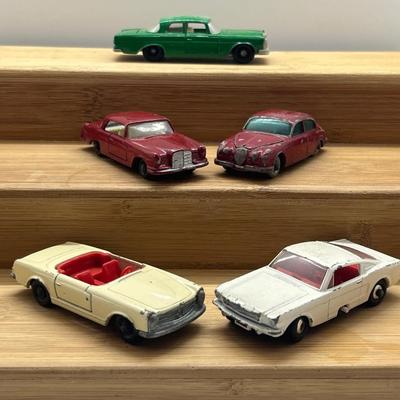 LOT 118: Vintage Lesney Matchbox Cars - Mustang, Mercedes Benz 220 SE, Jaguar, Mercedes 300