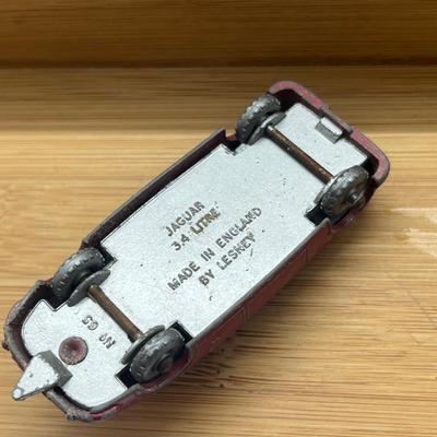 LOT 118: Vintage Lesney Matchbox Cars - Mustang, Mercedes Benz 220 SE, Jaguar, Mercedes 300