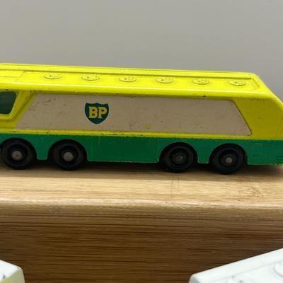 LOT 119: Vintage Lesney Matchbox - Dodge Wreck Truck, Petrol Tanker, BP Autotanker and More