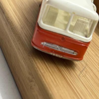 LOT 120: Vintage Lesney Matchbox Vehicles - Mercedes Coach, Freeman Inter-City Commuter, Royal Tiger Coach, Daimler Bus, Coach,...