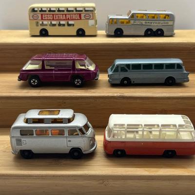 LOT 120: Vintage Lesney Matchbox Vehicles - Mercedes Coach, Freeman Inter-City Commuter, Royal Tiger Coach, Daimler Bus, Coach,...