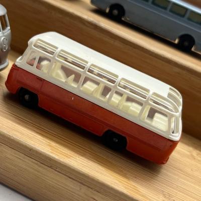 LOT 120: Vintage Lesney Matchbox Vehicles - Mercedes Coach, Freeman Inter-City Commuter, Royal Tiger Coach, Daimler Bus, Coach,...