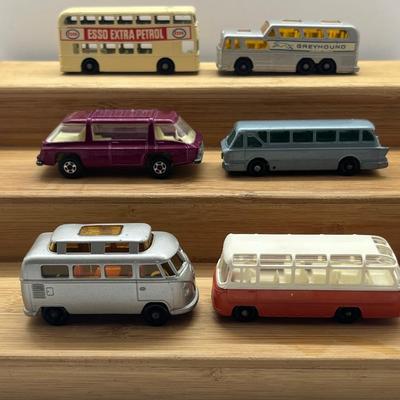 LOT 120: Vintage Lesney Matchbox Vehicles - Mercedes Coach, Freeman Inter-City Commuter, Royal Tiger Coach, Daimler Bus, Coach,...