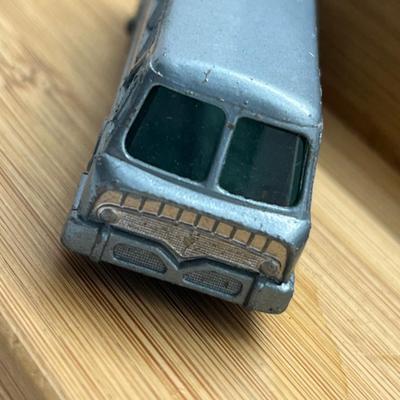 LOT 120: Vintage Lesney Matchbox Vehicles - Mercedes Coach, Freeman Inter-City Commuter, Royal Tiger Coach, Daimler Bus, Coach,...