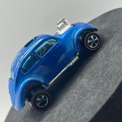 LOT 124: Vintage Redline Hot Wheels Custom Volkswagen 1967 Mattel