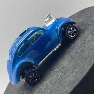 LOT 124: Vintage Redline Hot Wheels Custom Volkswagen 1967 Mattel