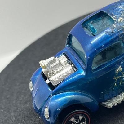LOT 124: Vintage Redline Hot Wheels Custom Volkswagen 1967 Mattel