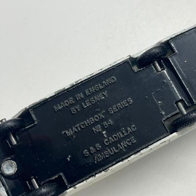 LOT 133: Vintage Lesney Matchbox Vehicles - Mercury, S&S Cadillac Ambulance, Land Rover Fire Truck