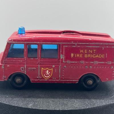 LOT 133: Vintage Lesney Matchbox Vehicles - Mercury, S&S Cadillac Ambulance, Land Rover Fire Truck