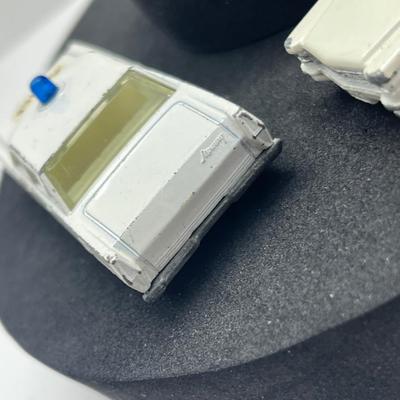 LOT 133: Vintage Lesney Matchbox Vehicles - Mercury, S&S Cadillac Ambulance, Land Rover Fire Truck