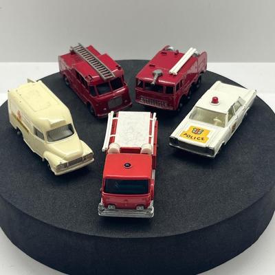 LOT 138: Vintage Lesney Matchbox Vehicles - Lomas Ambulance, Fire Pumper Truck, Ford Galaxie, Merryweather Marquis Series III and Foamite...