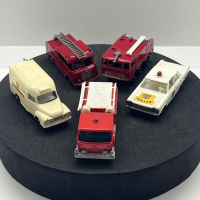 LOT 138: Vintage Lesney Matchbox Vehicles - Lomas Ambulance, Fire Pumper Truck, Ford Galaxie, Merryweather Marquis Series III and Foamite...