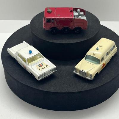 LOT 139: Vintage Lesney Matchbox Vehicles - Mercury, Mercedes Benz Binz Ambulance, Foamite Crash Tender