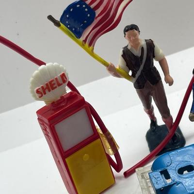 LOT 148: Miscellaneous Vintage Toy Car Parts and Pieces