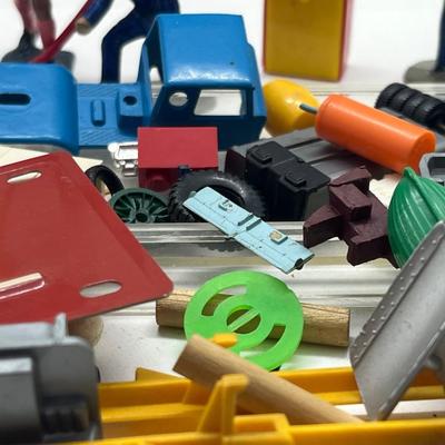 LOT 148: Miscellaneous Vintage Toy Car Parts and Pieces