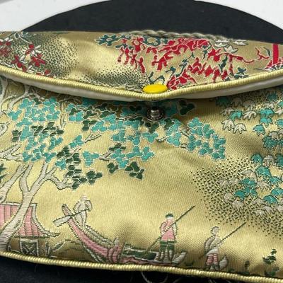 LOT 150: Vintage Certified Jade Pendant on Rope with Floral Case