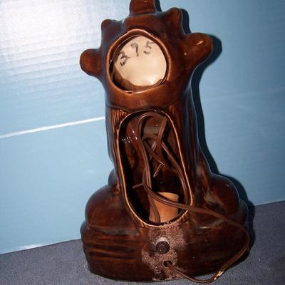 LOT 1 VINTAGE POTTERY BEAUTIFUL LADY MCM TV LAMP