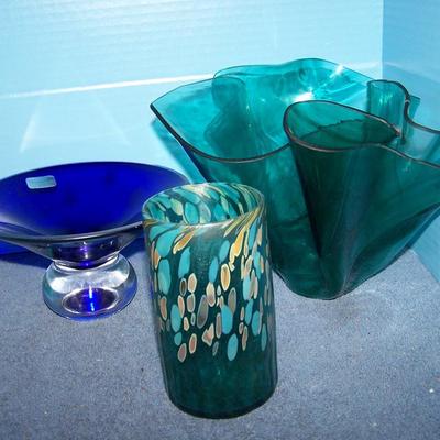 `LOT 4 LOVELY COLLECTIBLE ART GLASS