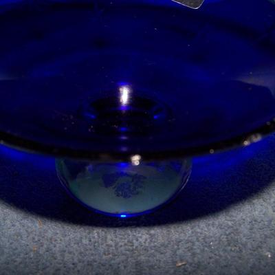 `LOT 4 LOVELY COLLECTIBLE ART GLASS