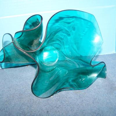 `LOT 4 LOVELY COLLECTIBLE ART GLASS