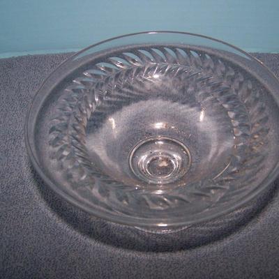 LOT 8 LOVELY VINTAGE CRYSTAL