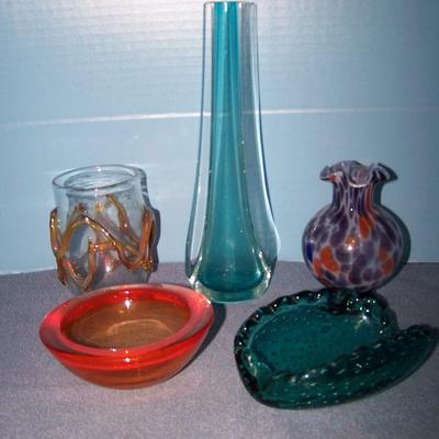 LOT 9 GREAT VINTAGE MCM COLORFUL ART GLASS