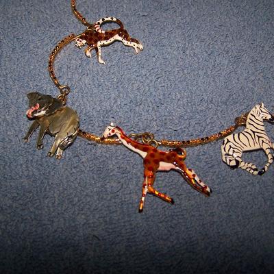 LOT 11 FABULOUS COLLECTIBLE LUNCH-AT-THE-RITZ JUNGLE ANIMAL NECKLACE