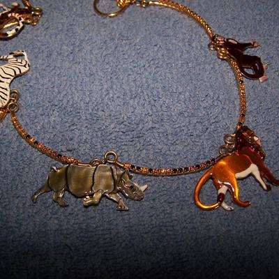 LOT 11 FABULOUS COLLECTIBLE LUNCH-AT-THE-RITZ JUNGLE ANIMAL NECKLACE