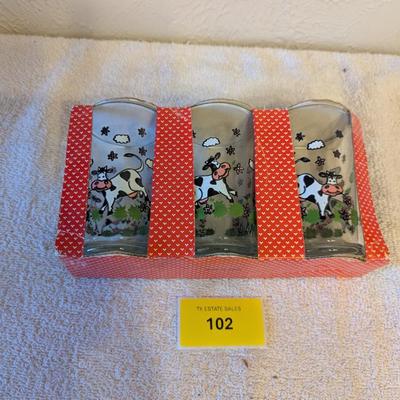 Sale Photo Thumbnail #488: 3 pc tumbler drinking glasses with cows